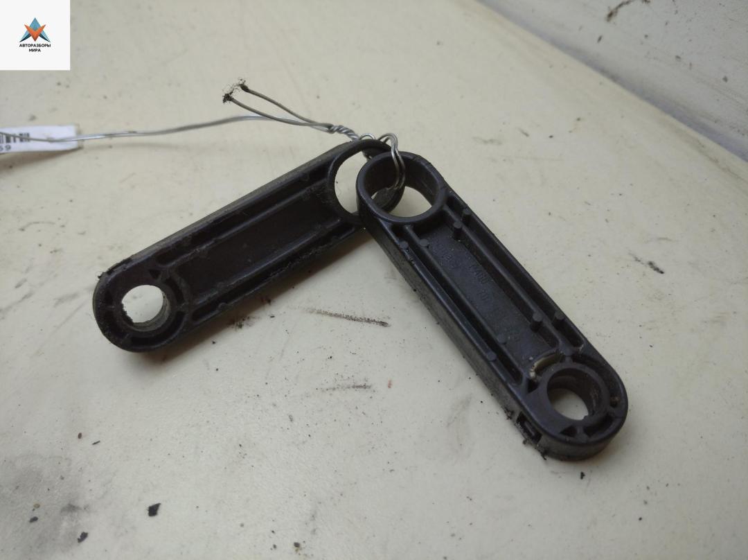 кронштейн радиатора Volkswagen Transporter T4 1994, 2.4 л., дизель, МКПП, серый, микроавтобус, 701121575 - фото №1