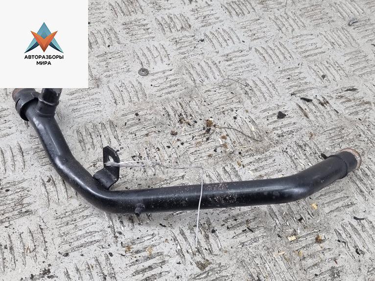 трубка охлаждающей жидкости Volkswagen Passat B5 1999, 1.8 л., бензин, МКПП, 058121065F - фото №1