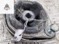 подушка крепления КПП Volkswagen Passat B5 1998, 1.6 л., бензин, МКПП, синий, универсал, 8D0399161D - фото №2
