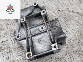 кронштейн компрессора кондиционера Volkswagen Passat B5 1999, 1.8 л., бензин, МКПП, синий, универсал, 058260885C