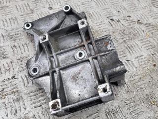 кронштейн компрессора кондиционера Volkswagen Passat B5 1999, 1.8 л., бензин, МКПП, синий, универсал, 058260885C