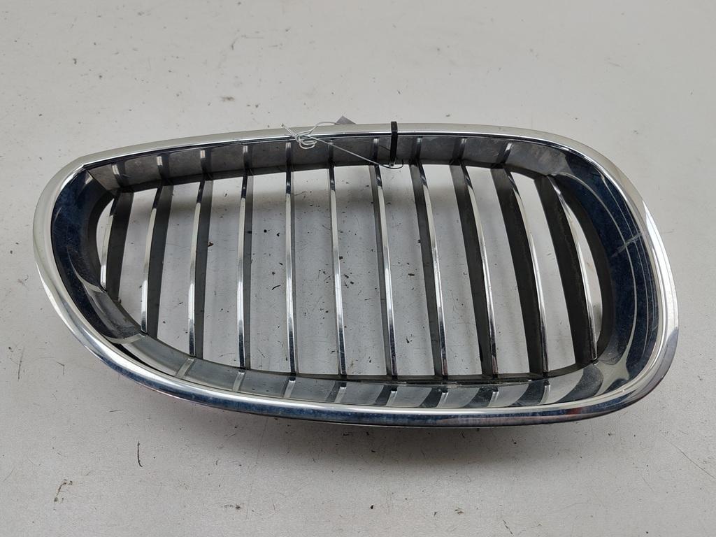 решетка радиатора BMW 5 E60/E61 2006, серый, седан, 7027062.7065702