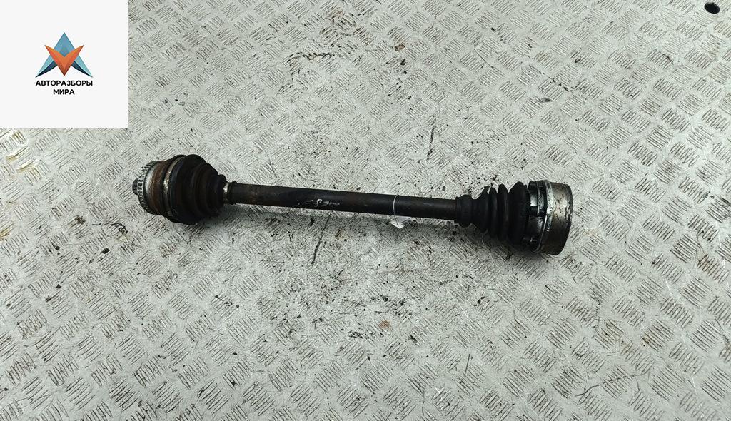 полуось передняя левая (приводной вал, ШРУС) Volkswagen Passat B5 1999, 1.6 л., бензин, МКПП, синий, универсал - фото №1