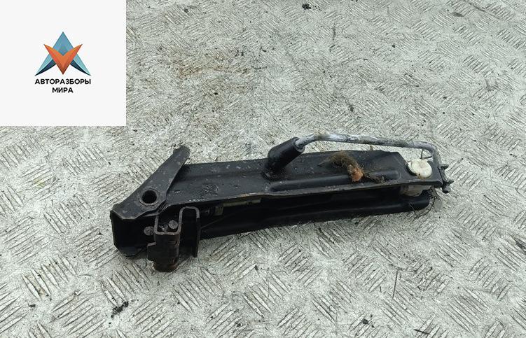 домкрат Skoda Octavia mk1 (A4 1U) 2003, 2.0 л., бензин, МКПП, синий, хетчбэк 5 дв. - фото №1