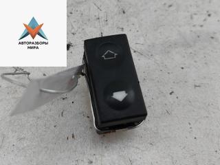 кнопка стеклоподъемника переднего правого BMW 3 серия E36 [рестайлинг] 1999, 1.9 л., бензин, МКПП, красный, хетчбэк 3 дв., 8368941