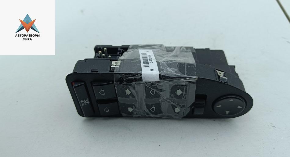 блок управления стеклоподъемниками BMW 5 серия E39 1999, 2.5 л., бензин, АКПП, серый, универсал, 830646 - фото №1