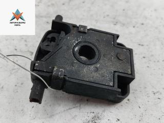 замок капота BMW 5 серия E39 1999, 2.5 л., бензин, АКПП, серый, универсал, 8203859