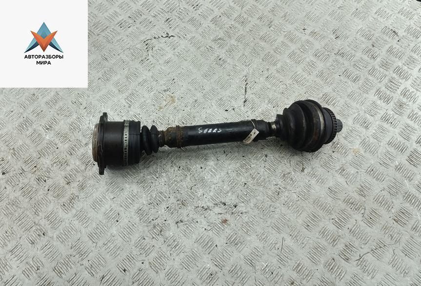 полуось передняя правая (приводной вал, ШРУС) Audi A6 4B/C5 1999, 2.4 л., бензин, АКПП, чёрный, универсал, 4B0407272F - фото №1