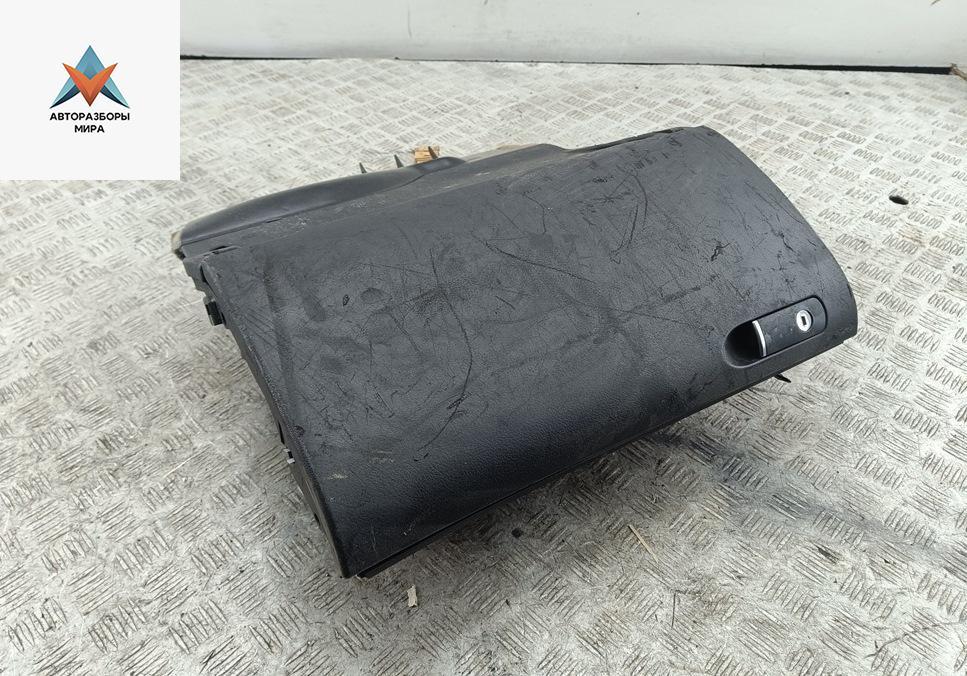 бардачок Audi A4 B6 2001, 2.5 л., дизель, МКПП, чёрный, универсал, 8E1857035E - фото №1