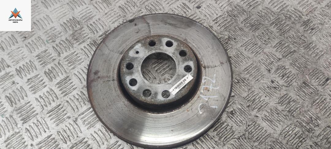 диск тормозной передний Audi A4 B6 2001, 2.0 л., бензин, АКПП, чёрный, универсал - фото №1