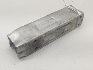 кронштейн переднего бампера Audi A6 4F/C6 [рестайлинг] 2008, 2.7 л., дизель, АКПП, чёрный, универсал, 4F0807134