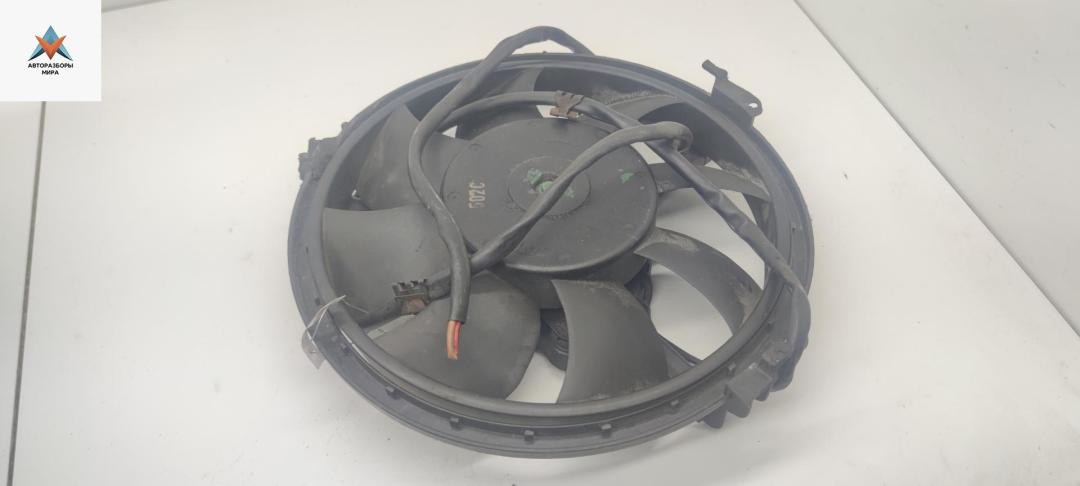 вентилятор радиатора Audi A6 4B/C5 1997, 2.4 л., бензин, АКПП, зелёный, седан, 4B0260403H - фото №1