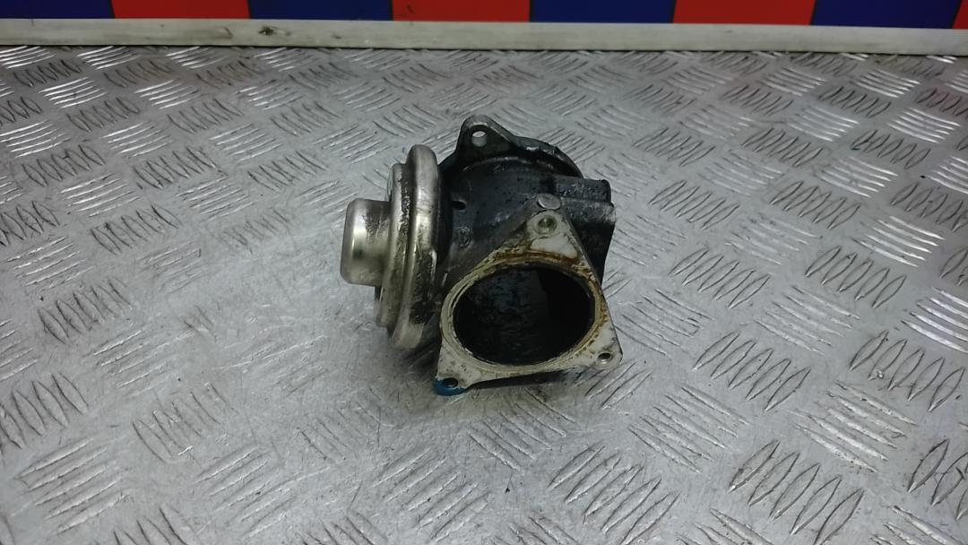 клапан EGR Volkswagen Jetta 5 поколение 2008, 1.9 л., дизель, МКПП, седан, 038131501AN - фото №1