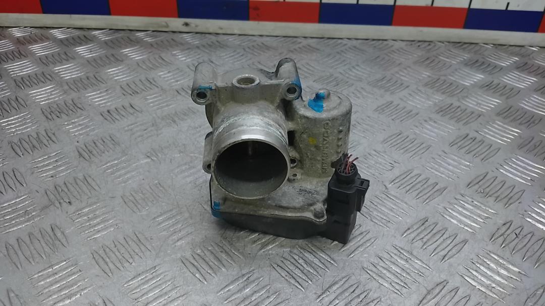 заслонка дроссельная Skoda Fabia 2 поколение (5J) 2007, 1.2 л., бензин, МКПП, хетчбэк 5 дв., 03D133062E, 03D133062F - фото №1