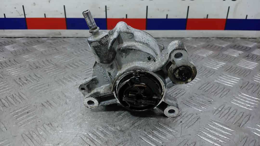 насос вакуумный Peugeot 508 1 поколение 2010, 2.0 л., HDi, дизель, МКПП, универсал, BN - фото №1