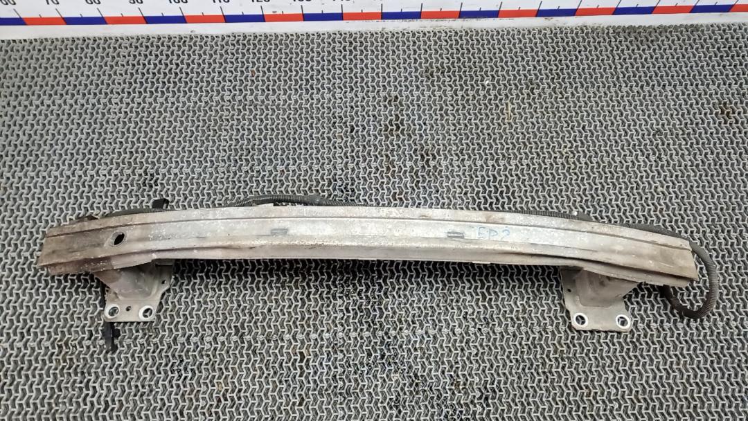 усилитель бампера переднего Renault Megane 3 поколение 2010, 1.5 л., дизель, МКПП, хетчбэк 5 дв. - фото №1