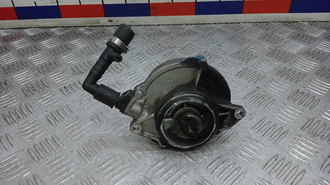 насос вакуумный Audi Q7 4L 2006, 3.0 л., D TDI, дизель, АКПП, внедорожник 5 дв., BN - фото №1