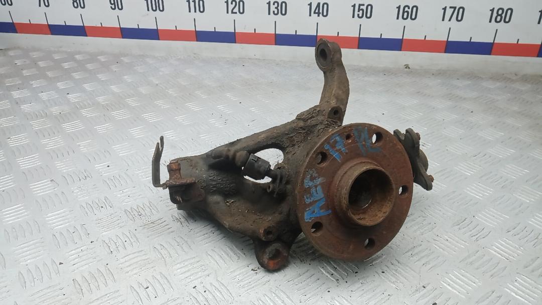 ступица передняя левая Skoda Octavia 3 поколение (A7) 2013, 1.6 л., дизель, АКПП, универсал, 5Q0407255Q, 8V0498625 - фото №1