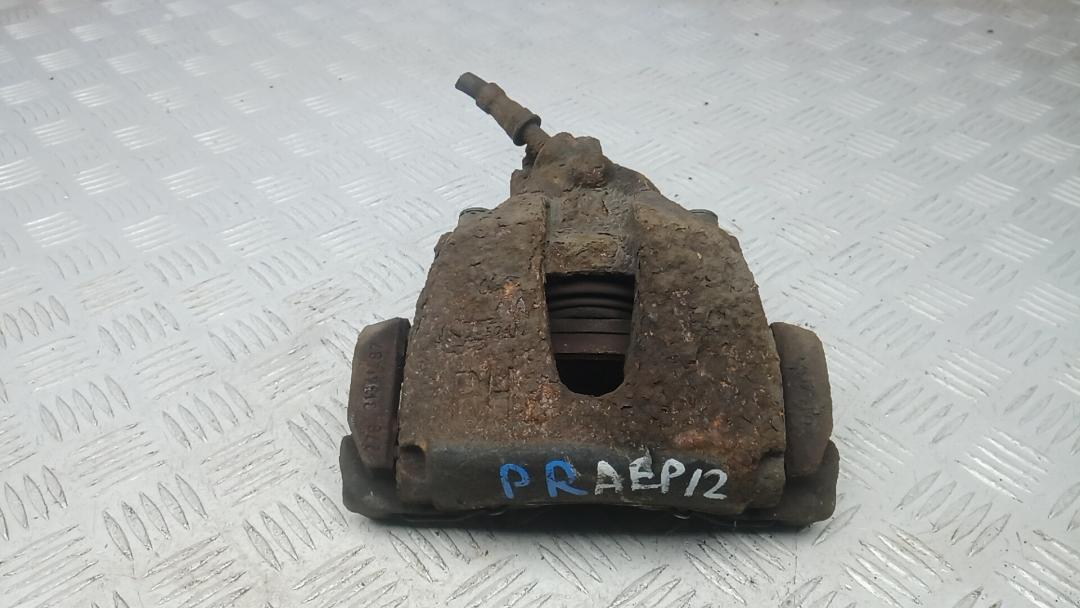 суппорт передний правый Volvo V40 2 поколение 2013, 1.6 л., дизель, МКПП, хетчбэк 5 дв. - фото №1