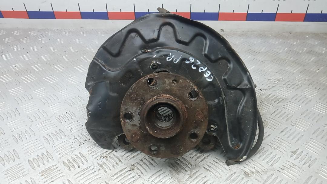 ступица передняя правая Volkswagen Golf 7 поколение 2013, 1.6 л., дизель, МКПП, хетчбэк 5 дв. - фото №1