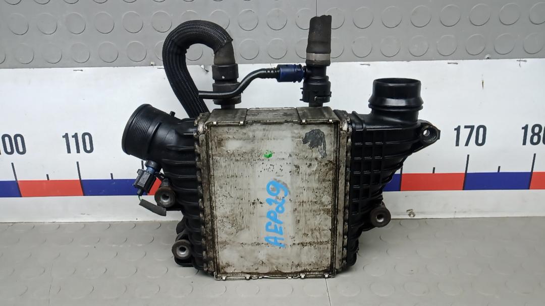 радиатор интеркулера Land Rover Range Rover Evoque L551 2018, 2.0 л., дизель, МКПП, внедорожник 5 дв. - фото №1