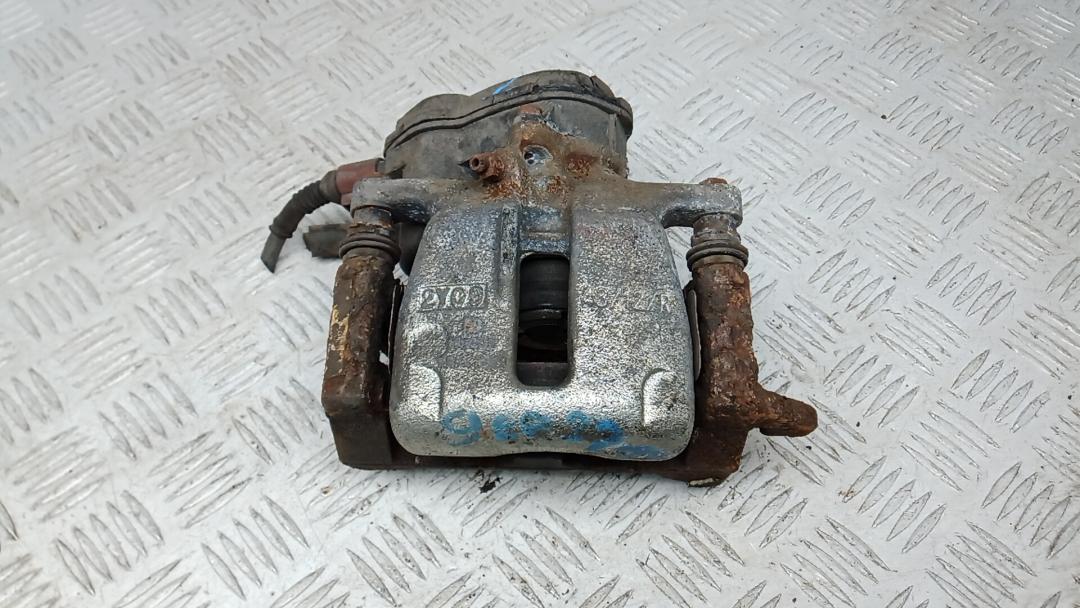 суппорт задний правый Audi A5 8T 2010, 1.8 л., бензин, МКПП, купе, 8K0615404B - фото №1