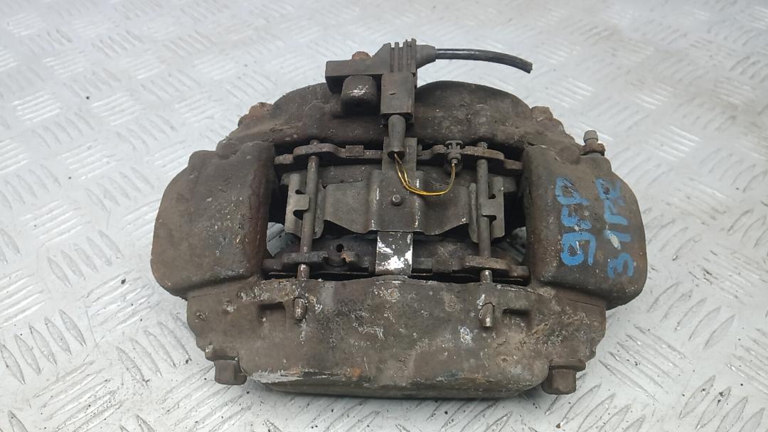 суппорт передний правый Mercedes-Benz CLS-Класс C219 2007, 3.0 л., D 320CDI, дизель, АКПП, седан - фото №1