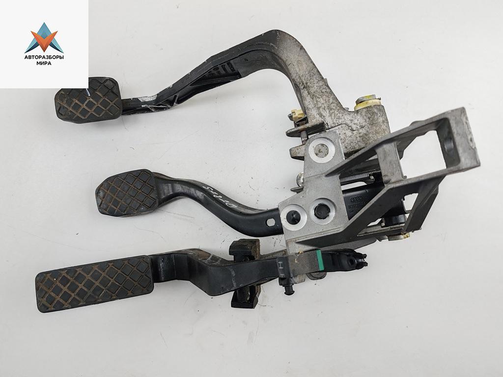 узел педальный (блок педалей) Volkswagen Passat B5 1999, 1.6 л., бензин, МКПП, синий, универсал, 8D1721117 - фото №1