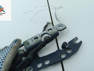 петля капота правая BMW 5 серия E39 1998, синий, седан, 41618203276