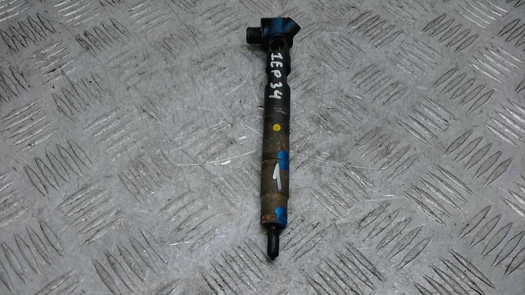 форсунка Mercedes-Benz Sprinter 2 поколение (W906) 2011, 2.2 л., CDI 213/313/413, дизель, МКПП, микроавтобус, A6510700587 - фото №1