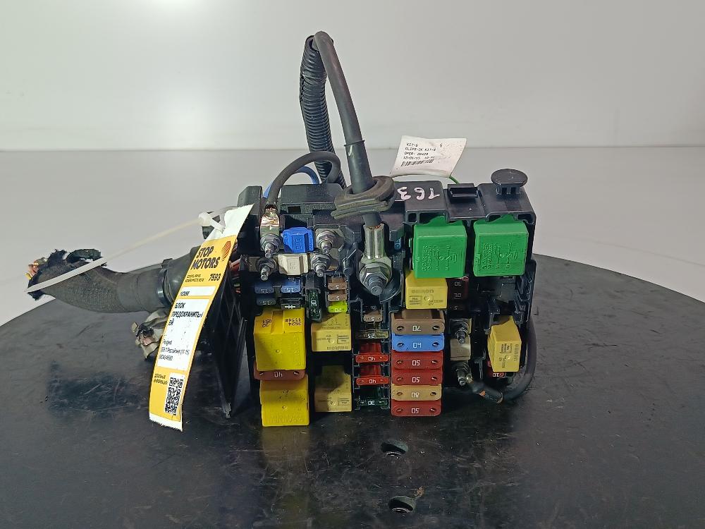 блок предохранителей Peugeot 308 T9 2014, цвет, 9804848580 - фото №1