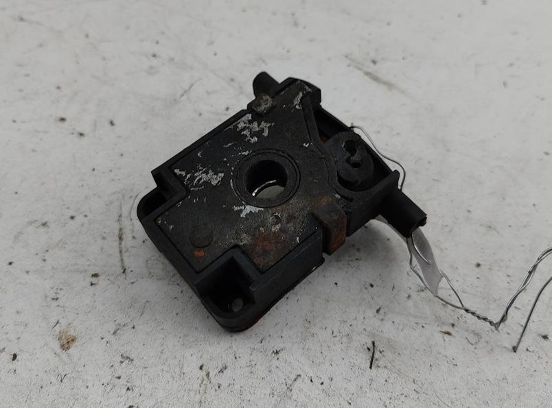замок капота BMW 3 E46 2002, 2.0 л., дизель, АКПП, синий, универсал, 8203859