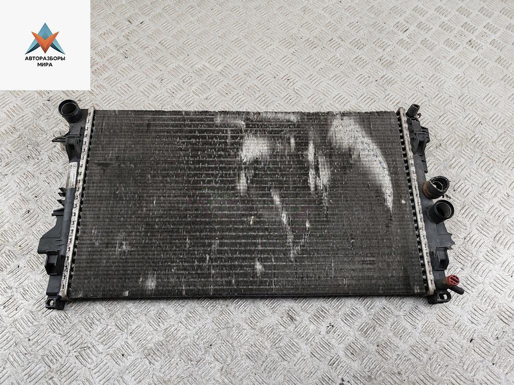 радиатор охлаждения Mercedes-Benz Vito-2 / Viano W639 2006, 2.2 л., дизель, МКПП, красный, микроавтобус, 6395010401 - фото №1