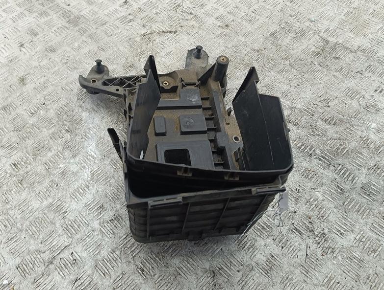 Кожух аккумулятора (короб АКБ) Volkswagen Passat B6 2007, 2.0 л., бензин, МКПП, синий, универсал