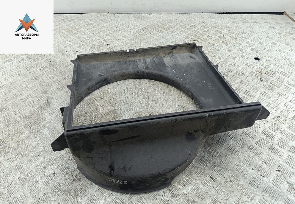 диффузор вентилятора BMW 5 серия E39 1998, 2.0 л., бензин, МКПП, синий, седан, 1740700 - фото №1