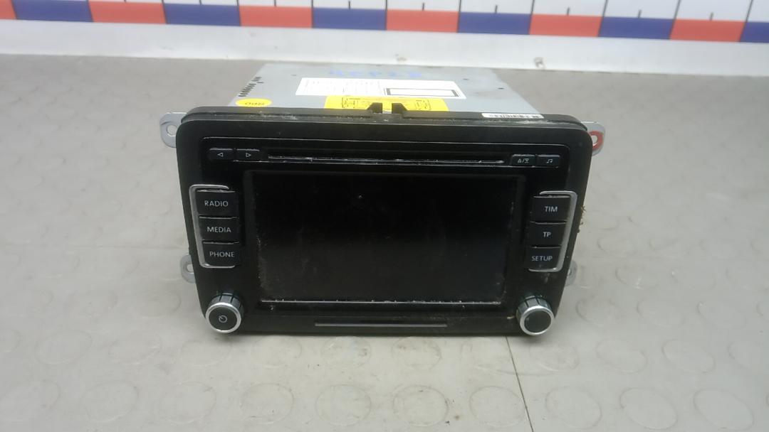 магнитола Volkswagen Tiguan 1 поколение 2010, 2.0 л., дизель, МКПП, внедорожник 5 дв., 3C8057195 - фото №1