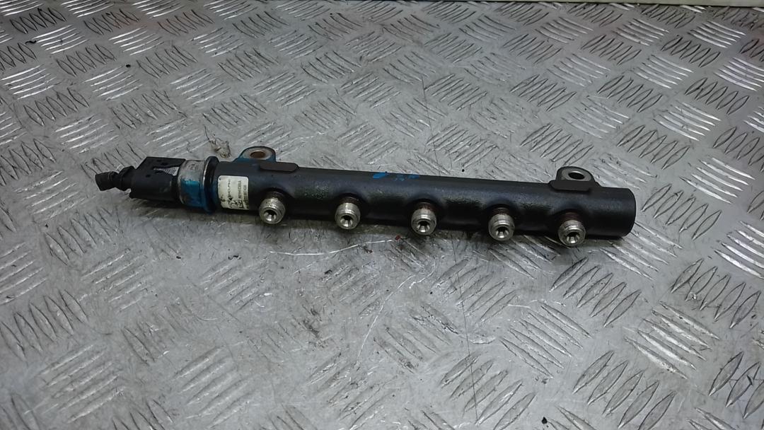 топливная рампа Chevrolet Orlando 1 поколение 2013, 2.0 л., дизель, МКПП, минивэн, 96868901 - фото №1