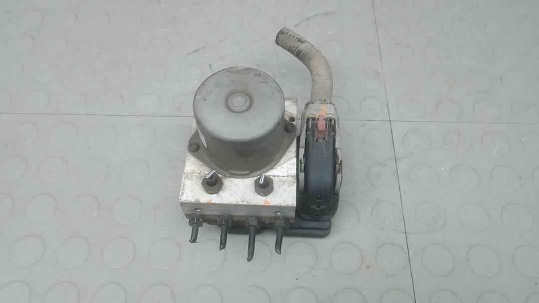 блок ABS Kia Ceed 2 поколение 2012, 1.4 л., бензин, МКПП, хетчбэк 5 дв. - фото №1