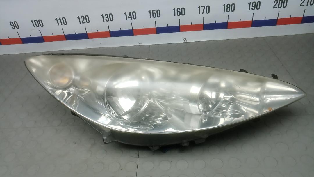 фара правая Peugeot 308 T7 2009, 1.6 л., дизель, МКПП, хетчбэк 5 дв. - фото №1