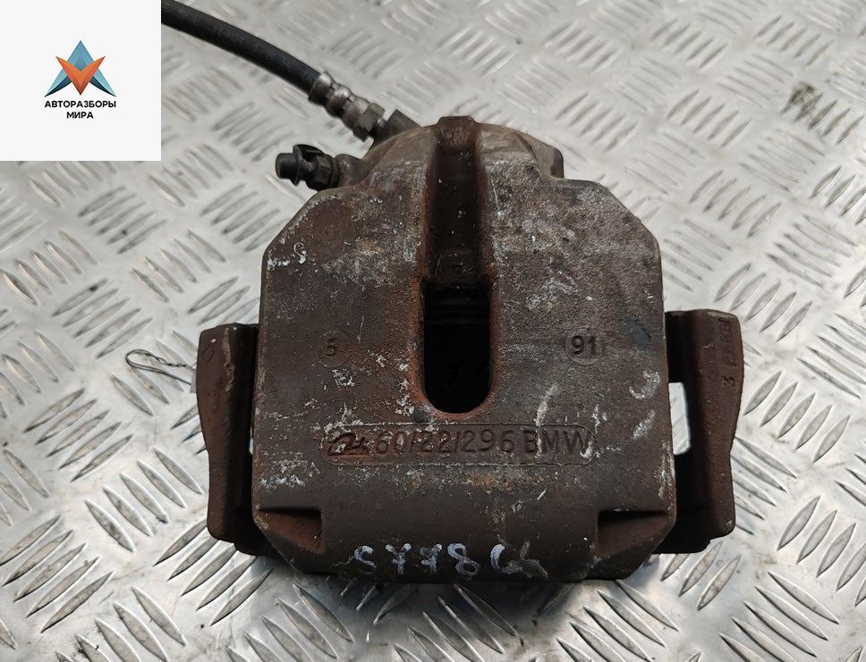 суппорт передний левый BMW 5 серия E39 1998, 2.0 л., бензин, МКПП, синий, седан - фото №1