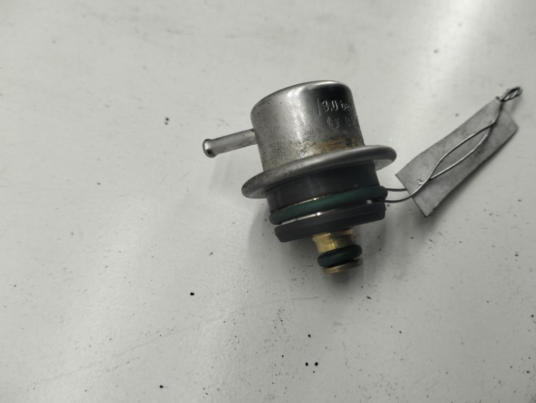 датчик давления топлива Volkswagen Bora 2002, 2.3 л., бензин, МКПП, серый, универсал, 0280160557