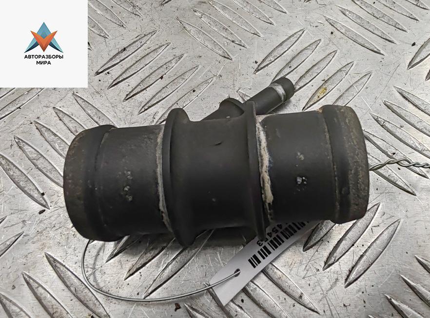 фланец (тройник) системы охлаждения Volkswagen Phaeton 1 поколение 2003, 3.2 л., бензин, АКПП, чёрный, седан - фото №1