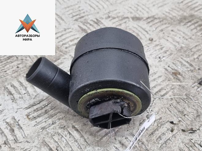 маслоотделитель (сапун) Skoda Octavia mk1 (A4 1U) 1999, 1.6 л., бензин, МКПП, зелёный, универсал, 06A103465B - фото №1