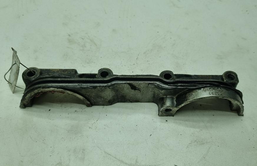 коромысло клапана (рокер) Volkswagen Passat B5 1997, 1.8 л., бензин, МКПП, чёрный, универсал, 058459D