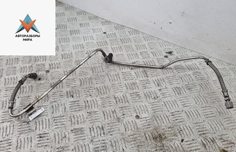 Трубка масляная турбины Volkswagen Passat B5 1997, 1.8 л., бензин, МКПП, чёрный, универсал - фото №1