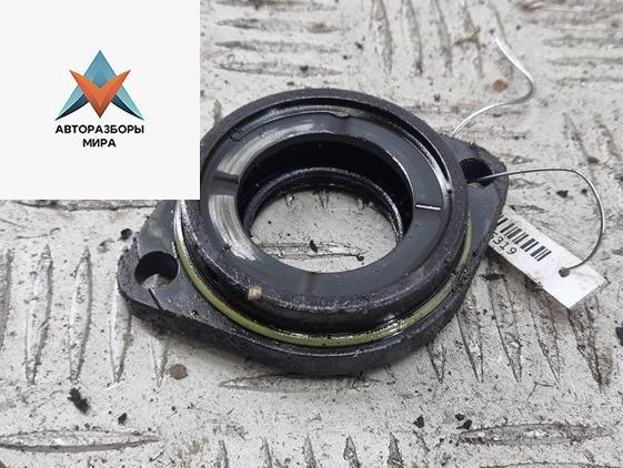 кронштейн (крепление) Volkswagen Passat B5 1997, 1.8 л., бензин, МКПП, чёрный, универсал, 027115033 - фото №1