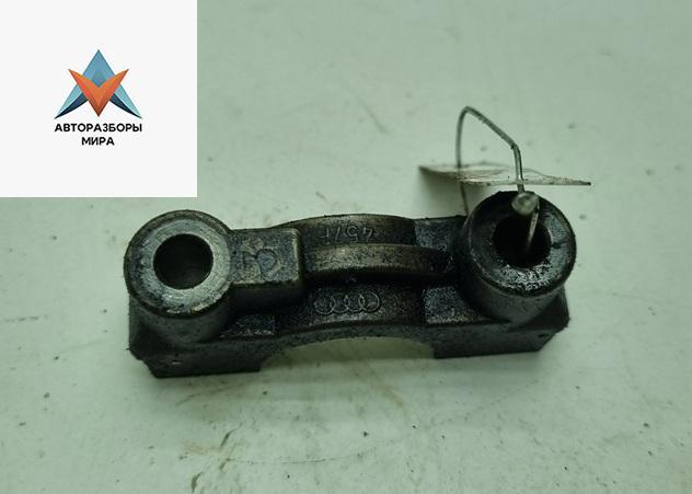 коромысло клапана (рокер) Volkswagen Passat B5 1997, 1.8 л., бензин, МКПП, чёрный, универсал, 457F3 - фото №1