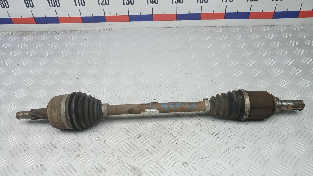 полуось передняя левая (приводной вал, ШРУС) Renault Fluence 1 поколение 2011, 1.5 л., дизель, МКПП, седан - фото №1