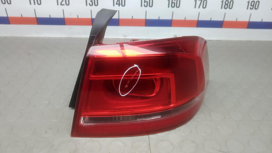 фонарь задний правый Volkswagen Passat B8 2014, 2.0 л., дизель, МКПП, седан - фото №1