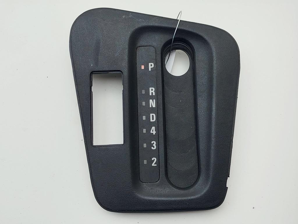 чехол рычага КПП BMW 3 E36 1993, 2.0 л., бензин, АКПП, серый, седан, 8146111